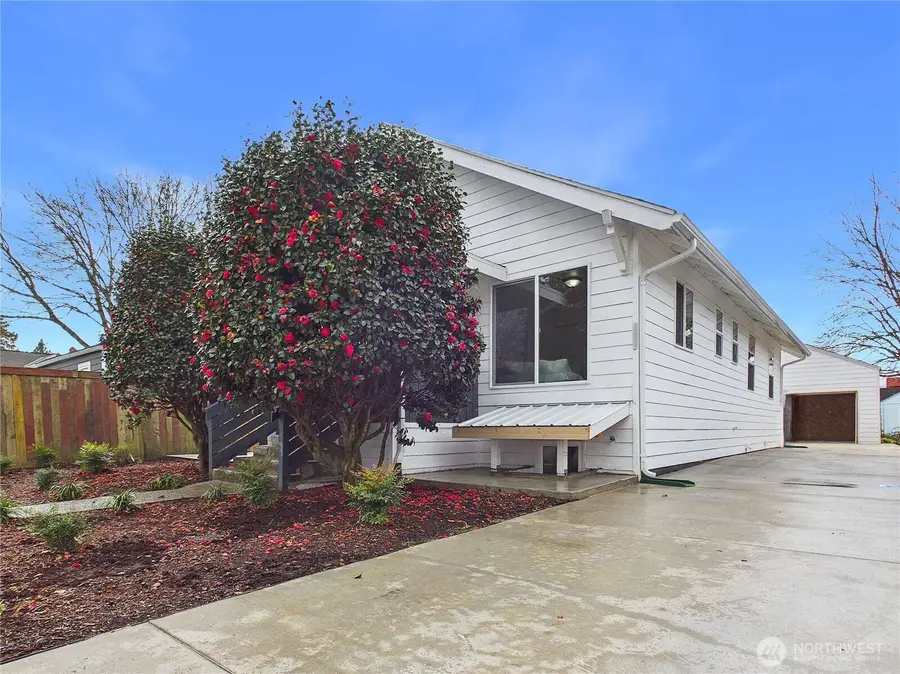 305 Meadow Avenue N, Renton, WA 98057 - #2