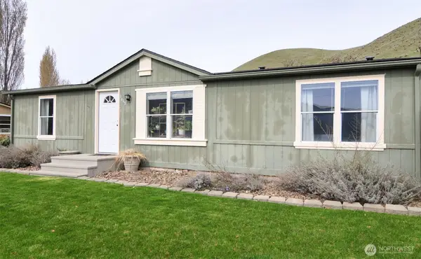 1698 Sunset Drive, Wenatchee, WA 98801