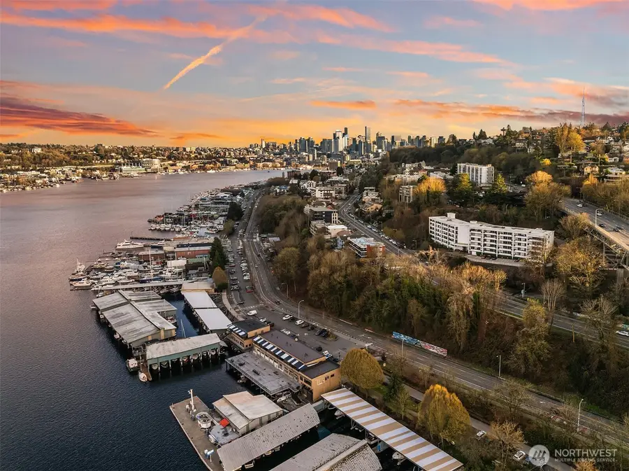 2565 Dexter Ave N #401, Seattle, WA 98109 - #2