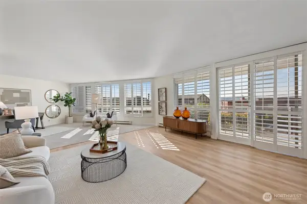 500 W Olympic Place #203, Seattle, WA 98119