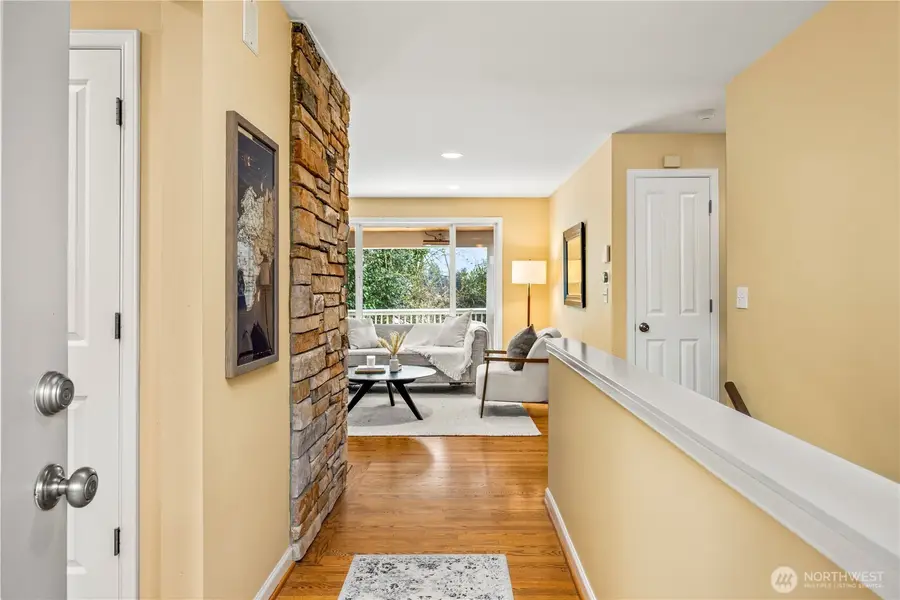 231 105th Avenue Se, Bellevue, WA 98004 - #3