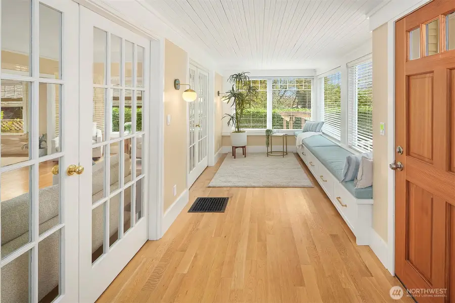 201 N 57th Street, Seattle, WA 98103 - #3