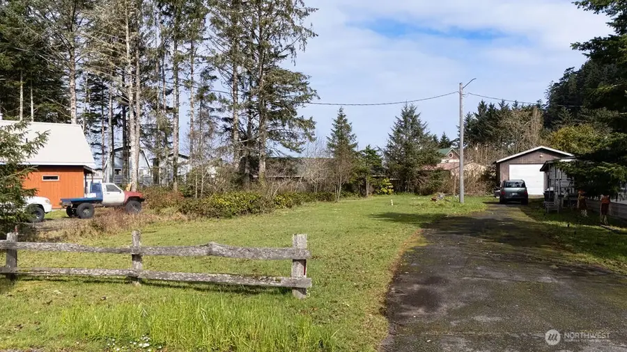 42 Fisherman Street #11, Clallam Bay, WA 98326 - #3