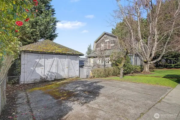 1857 N 54th Street, Seattle, WA 98103