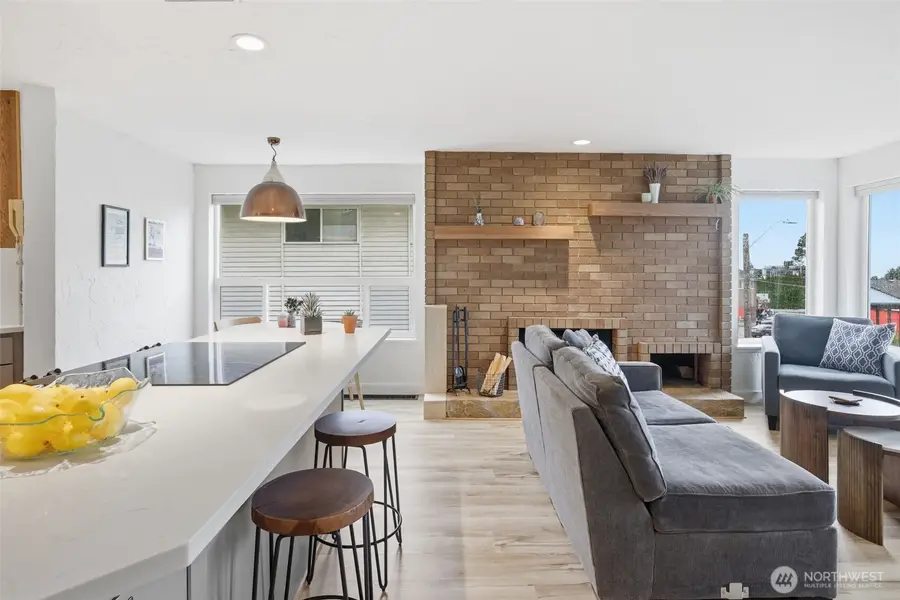 5642 California Avenue Sw #3, Seattle, WA 98136 - #3