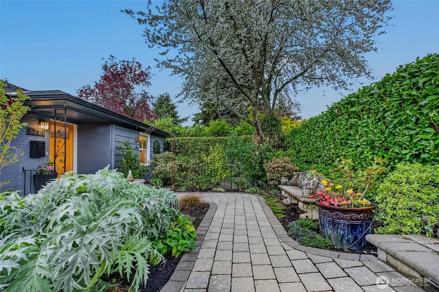 3711 31st Avenue W, Seattle, WA 98199 - #3