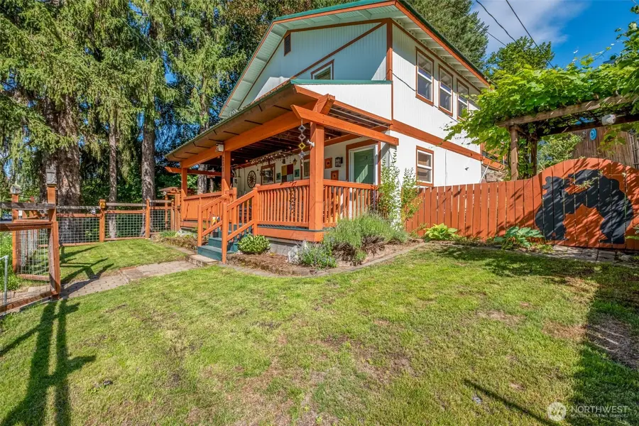 231 Benton, Leavenworth, WA 98826 - #3