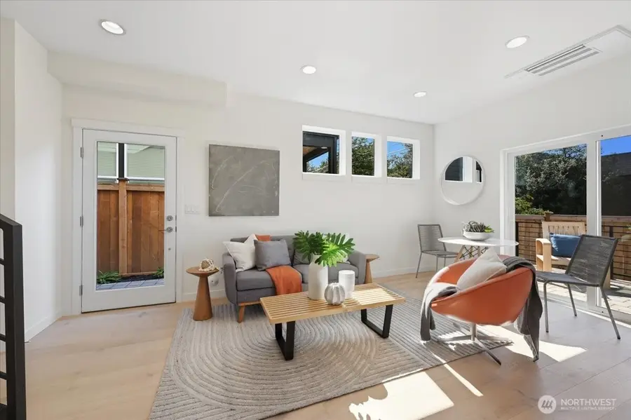 7322 11th Avenue Ne, Seattle, WA 98115 - #3