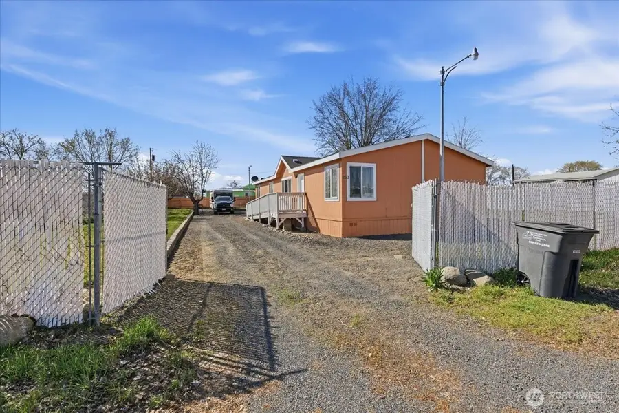 153 NW Quincy Place, Soap Lake, WA 98851 - #2