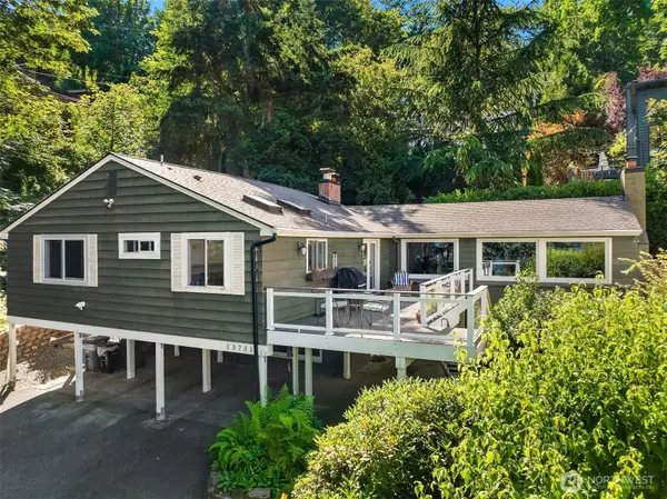 13731 42nd Place Ne, Seattle, WA 98125