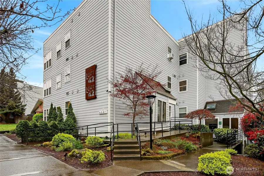 6547 42nd Avenue Sw #303, Seattle, WA 98136 - #2