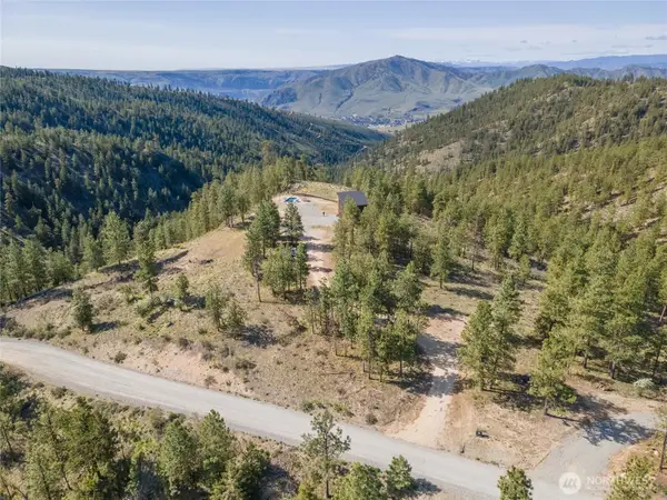 317 Cottontail Lane, Chelan, WA 98816