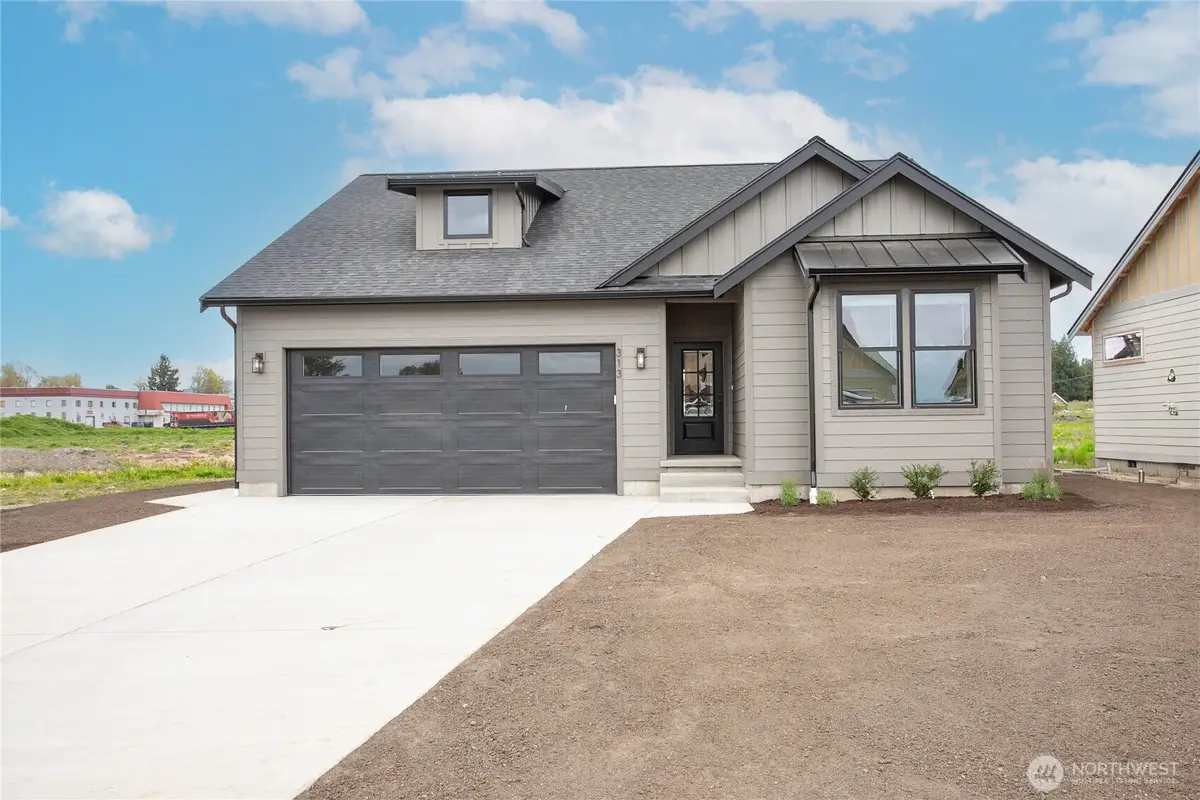 313 W 3rd Street, Everson, WA 98247 - #1
