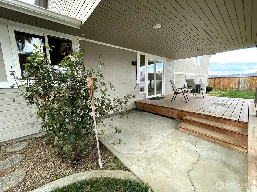 511 Reed Street E, Zillah, WA 98953 - #3