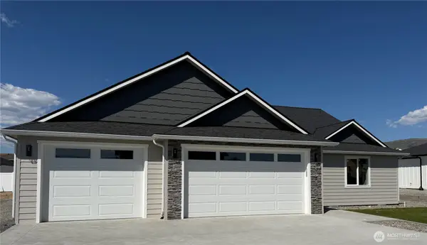 865 NE Conner Court, East Wenatchee, WA 98802