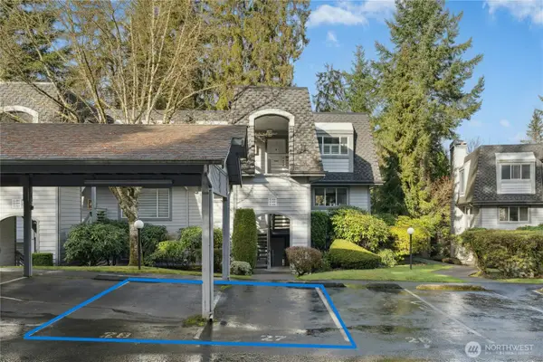 9904 NE 142nd Place #C302, Kirkland, WA 98034