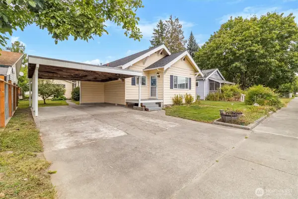 310 Second Street, Sumas, WA 98295