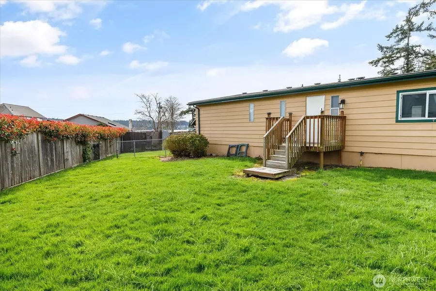 801 Walker Avenue, Oak Harbor, WA 98277 - #3