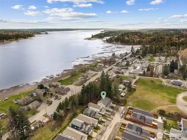 21 E Sullivan Street, Allyn, WA 98524