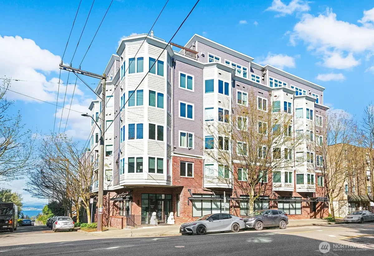 4847 California Avenue Sw #402, Seattle, WA 98116 - #1
