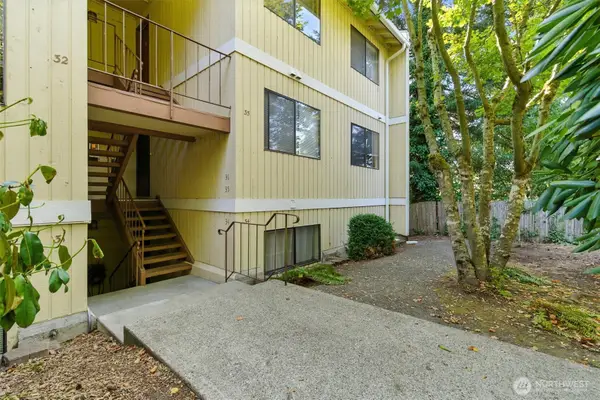 26425 Pennsylvania Avenue Ne #34, Kingston, WA 98346