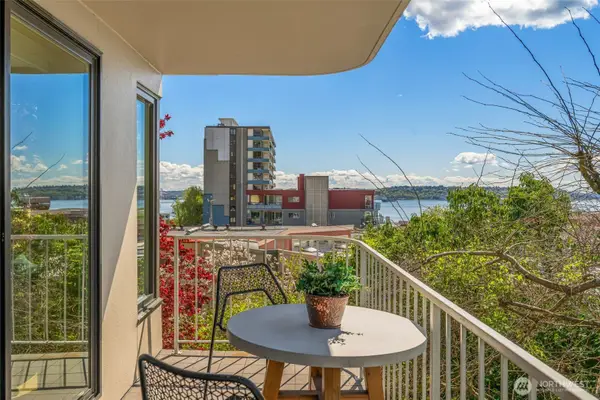 619 5th Avenue W #302, Seattle, WA 98119