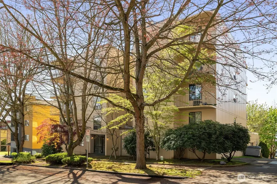 619 5th Avenue W #302, Seattle, WA 98119 - #2