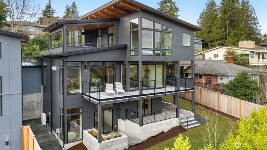 6038 50th Avenue Ne, Seattle, WA 98115 - #2
