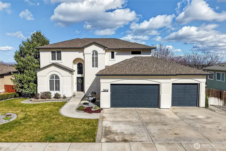 1614 W 51st Avenue, Kennewick, WA 99338 - #2