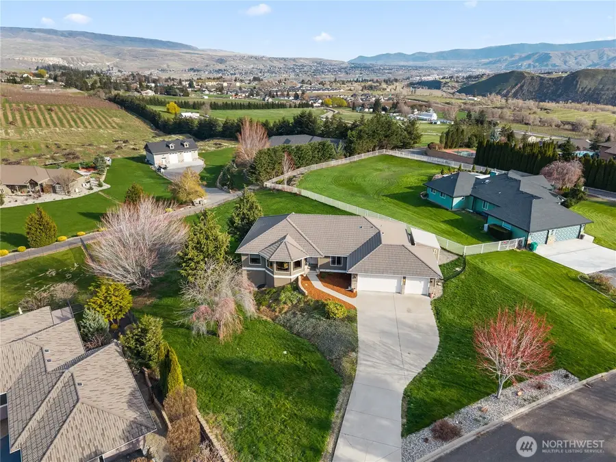 3555 Westridge Place, Wenatchee, WA 98801 - #2