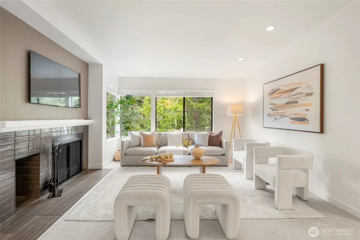 1336 Bellevue Way Ne #4, Bellevue, WA 98004 - #1