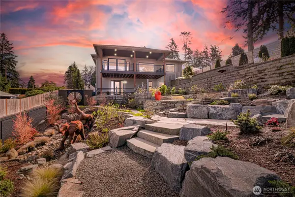 25641 Marine View Drive S, Des Moines, WA 98198