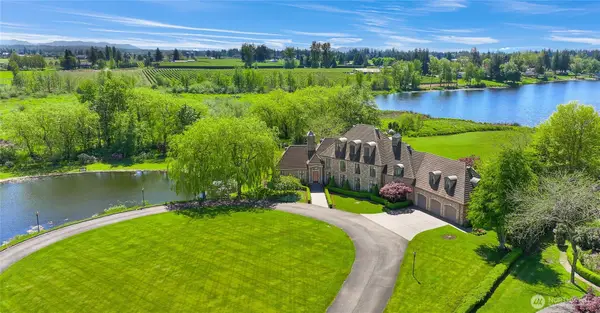 7245 Barbers Grove Lane, Lynden, WA 98264