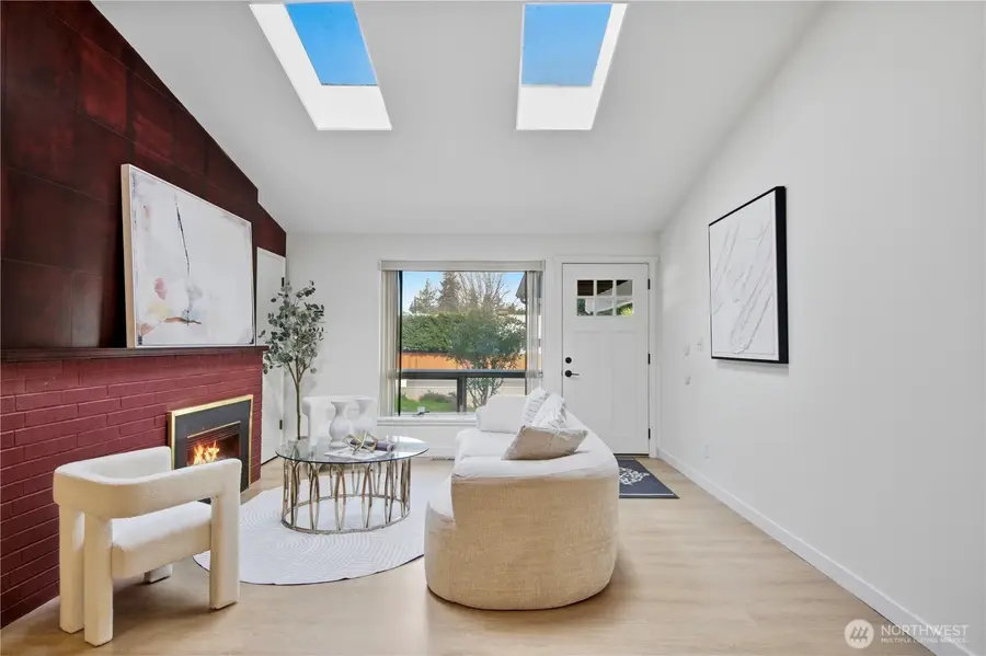 527 N 200th Street, Shoreline, WA 98133 - #3