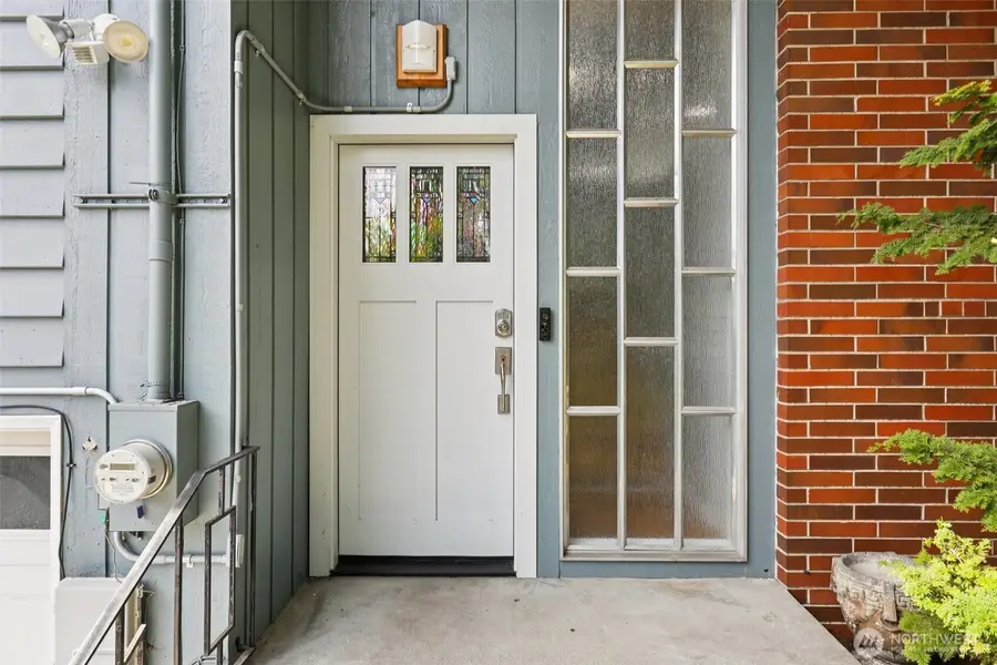 9009 30th Avenue Nw, Seattle, WA 98117 - #3