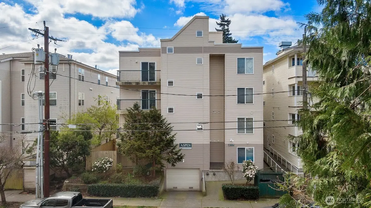 2117 N 107th Street #402, Seattle, WA 98133 - #1