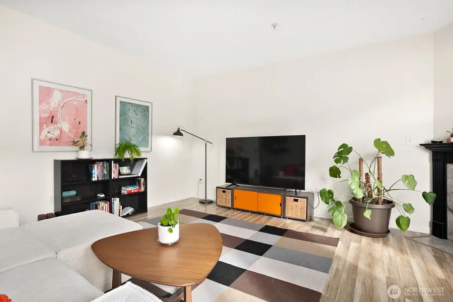 2117 N 107th Street #402, Seattle, WA 98133 - #3