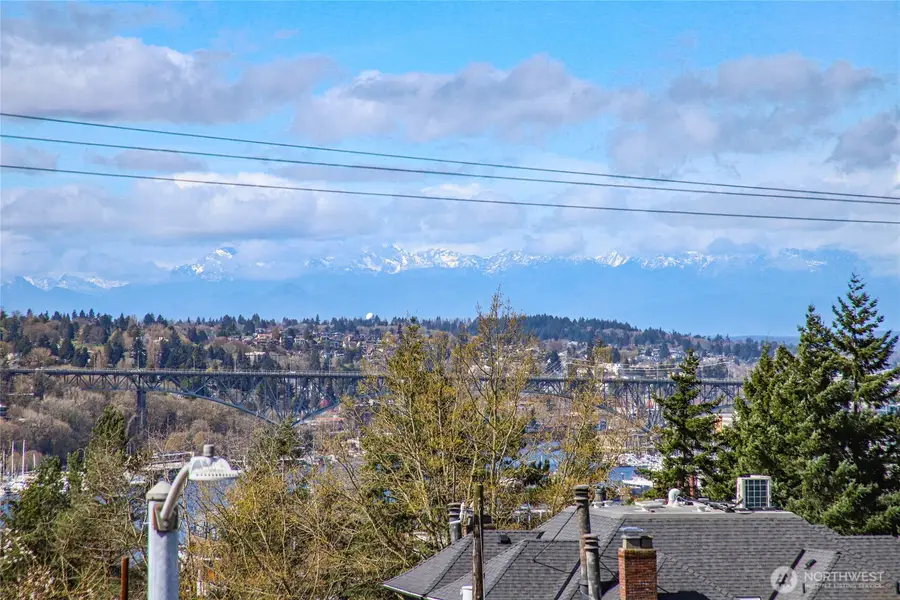 2350 10th Avenue E #201, Seattle, WA 98102 - #3