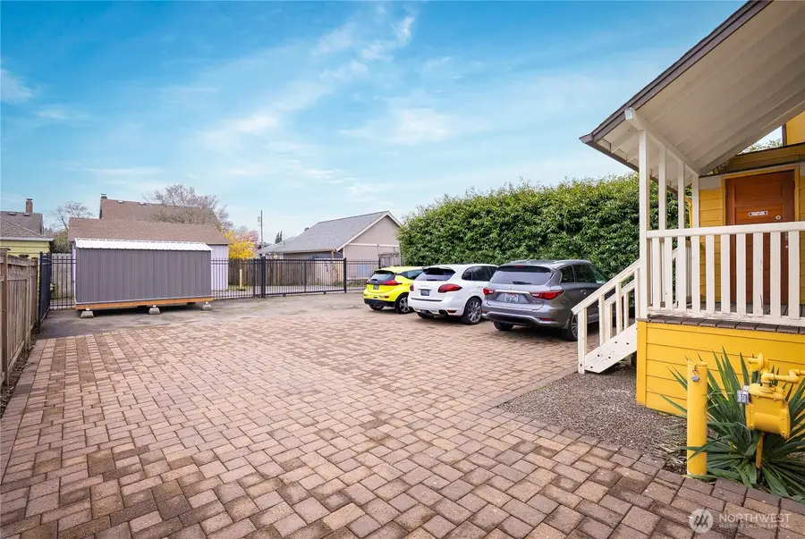 337 Park Avenue N, Renton, WA 98057 - #3