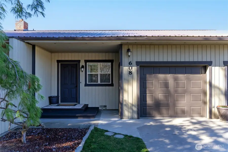 608 Golden Street, Oroville, WA 98844 - #2