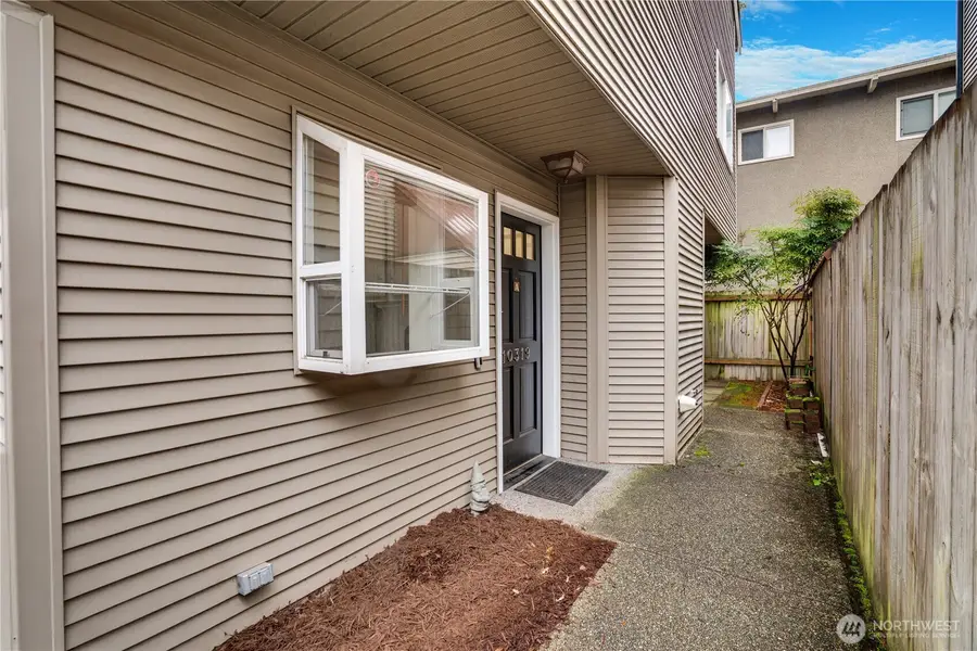 10319 Midvale Avenue N #A, Seattle, WA 98133 - #2