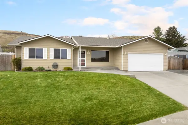 402 Lacey Avenue, Selah, WA 98942