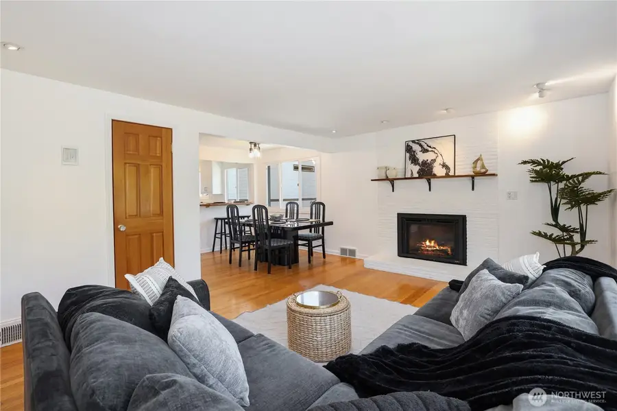 8605 46th Avenue Sw, Seattle, WA 98136 - #3