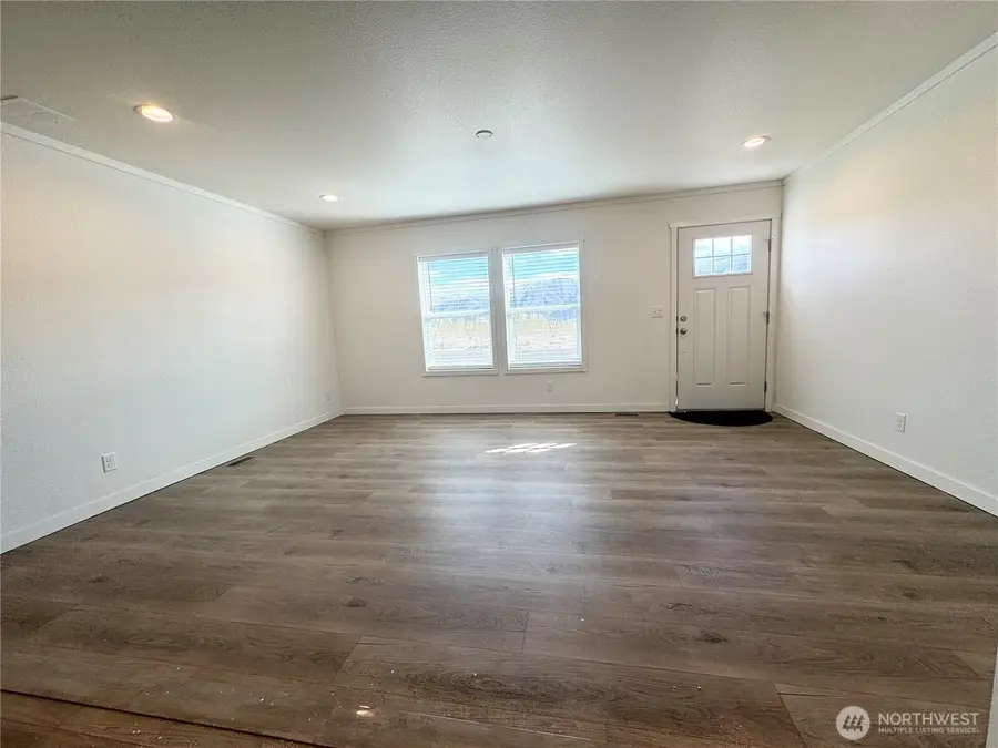 412 SW Thunderbird Way, Mattawa, WA 99349 - #2