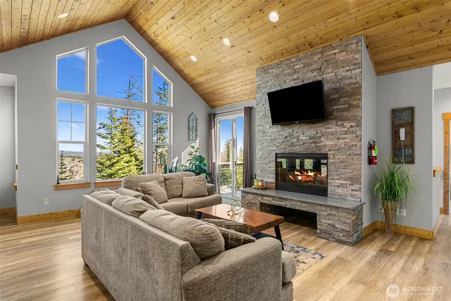 6827 Forest Ridge Drive, Wenatchee, WA 98801 - #2