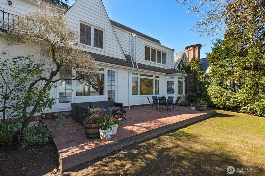 520 36th Avenue E, Seattle, WA 98112 - #2