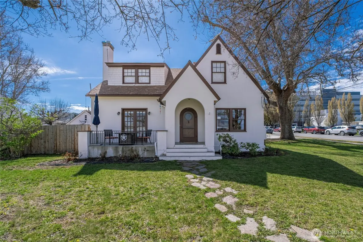 841 Red Apple Road, Wenatchee, WA 98801 - #1