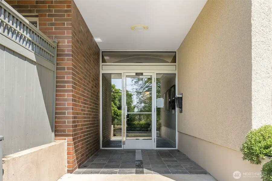 732 11th Avenue E #202, Seattle, WA 98102 - #2