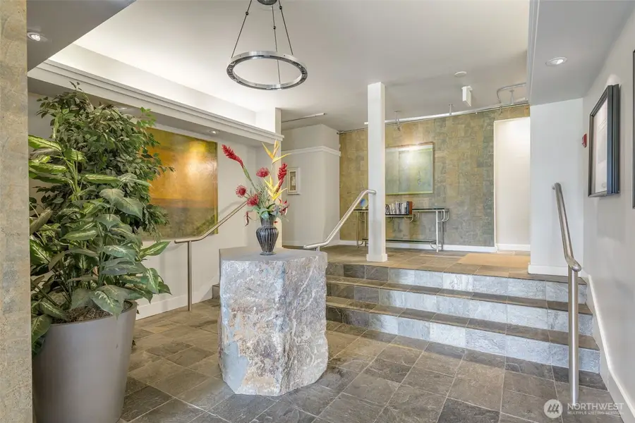 732 11th Avenue E #202, Seattle, WA 98102 - #3