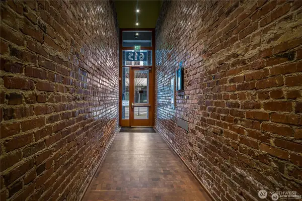 615 E Pike Street #303, Seattle, WA 98122